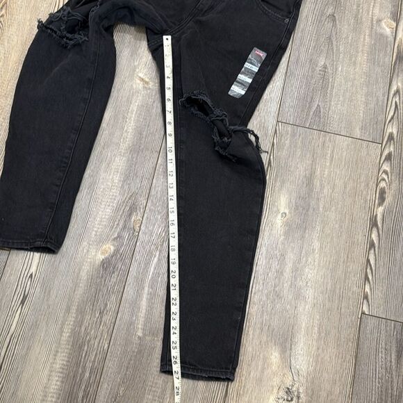 Levi's High Waisted Mom Jean - Picture 5 of 7